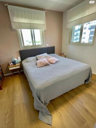 חנה רובינא 5 (מרכז)