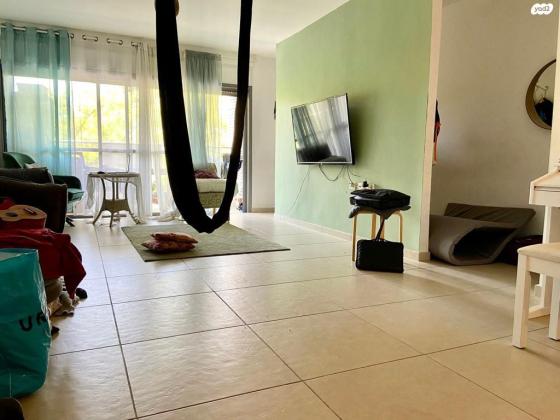 האורנים (הדר)