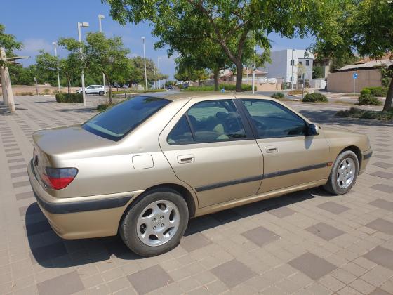 פיג'ו 406 (1998)
