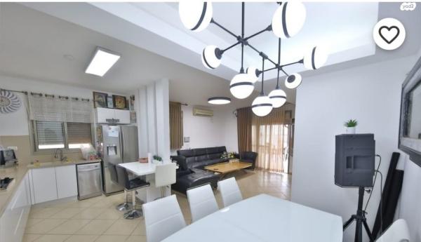 התאנים 33 (מרכז העיר)