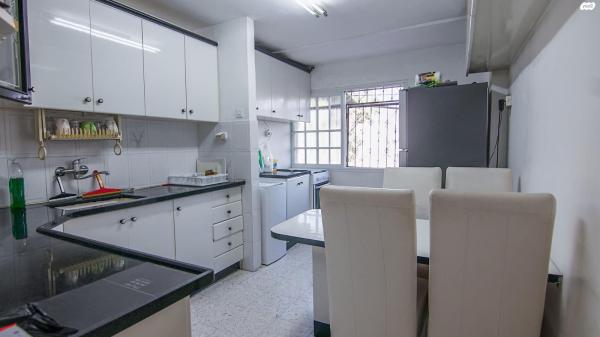 יצחק רגר 134 (שכונה ד)