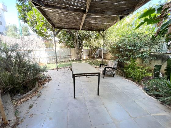 עינב (הרצליה הצעירה)