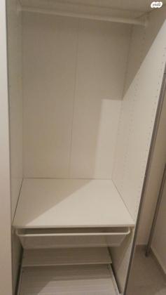 ארון הזזה 4 דלתות ניתן