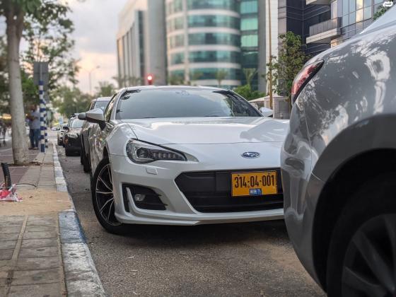 סובארו BRZ (2017)
