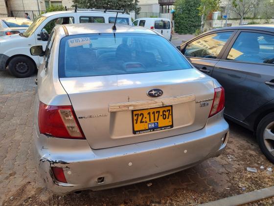 סובארו B3 סדאן (2009)