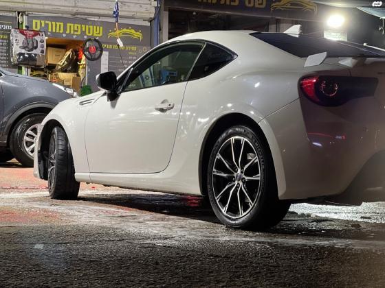 סובארו BRZ (2017)