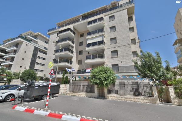 עוזי חיטמן (משכנות אומנים (כורדני))