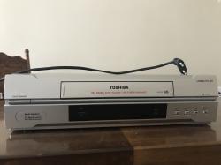 Video cassette recorderדגם V E31A