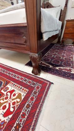 מיטת אפיריון עתיקה מעץ מהגוני