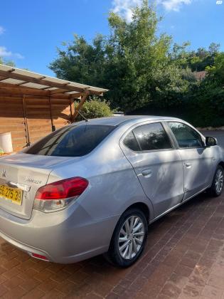 מיצובישי אטראז' (2016)