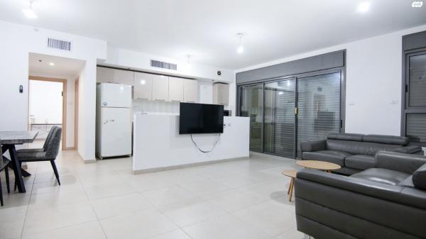 יצחק בן צבי 9 (מרכז אזרחי)