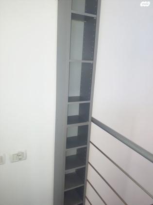 מעמד לדיסקים של איקאה במצב מצויין