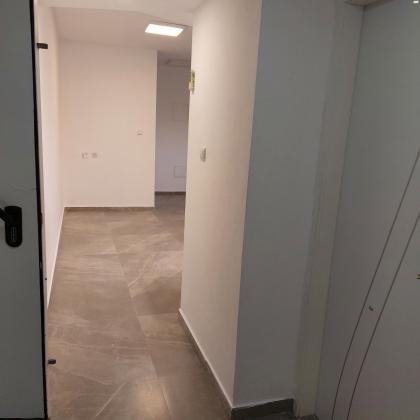 עמוס ירקוני 8 (שכונה ו)