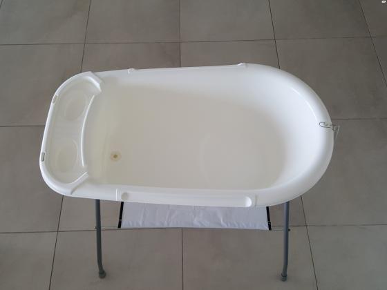 אמבטיה לתינוק+מעמד של שילב במצב