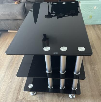 מזנון זכוכית במצב חדשמידות :רוחב