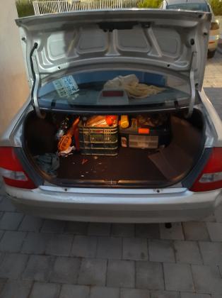 מאזדה 323 לאנטיס (2002)