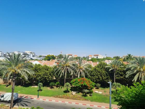 נתן אלתרמן 12 (הרצליה הירוקה)