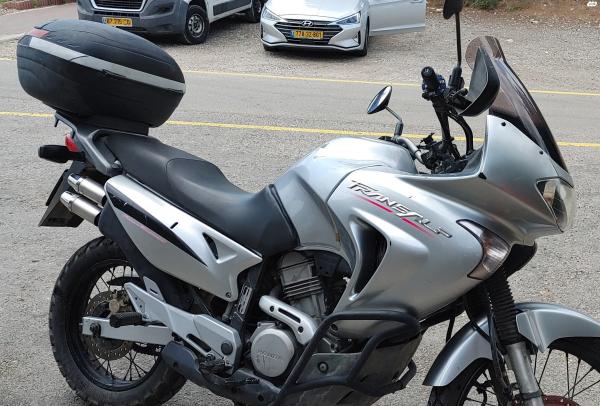 הונדה טרנסאלפ 650 (2005)