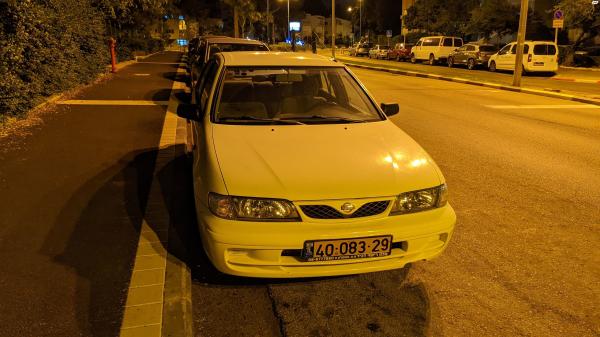 ניסאן אלמרה (1999)