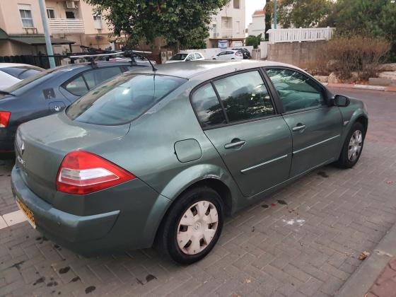 רנו מגאן דור 2 (2004-2010) (2008)