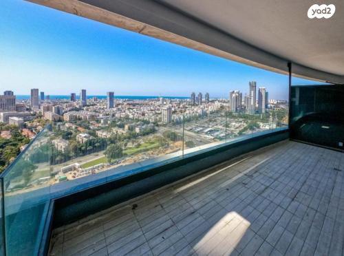 דרך מנחם בגין 160