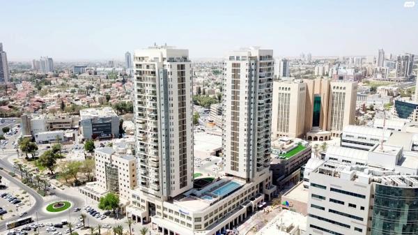 יצחק בן צבי 9 (מרכז אזרחי)