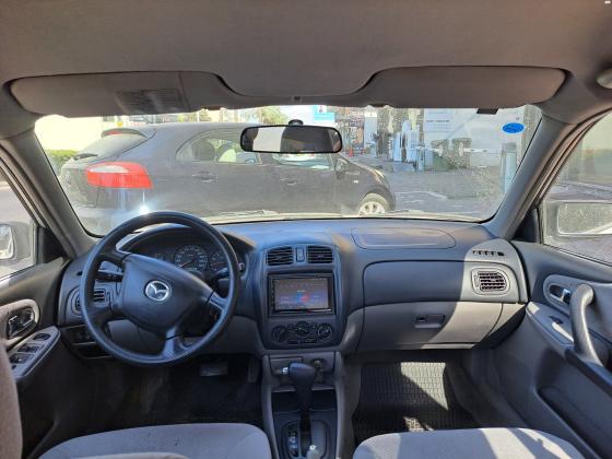 מאזדה 323 לאנטיס (2004)