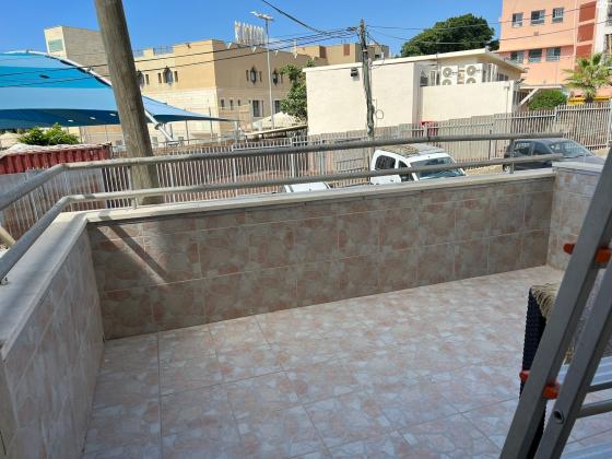 דונולו הרופא 8 (עג'מי)