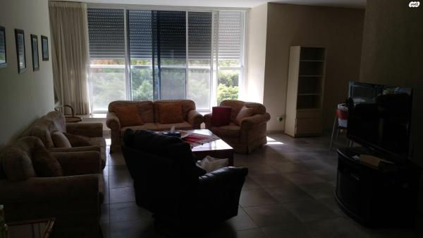 יהושע בן נון 50 (הרצליה פיתוח)