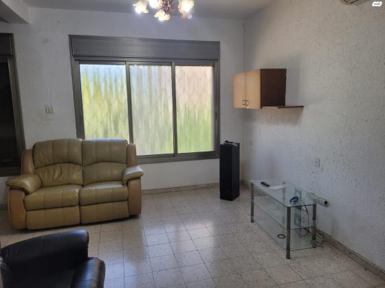 הרב עוזיאל 16 (מוצקין הותיקה)