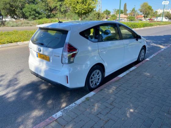 טויוטה פריוס פלוס הייבריד (2019)