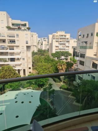 משה פרלוק 20 (רמת אביב החדשה)