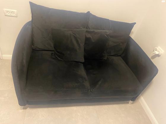 ספה שחורה קטיפה מצב חדש