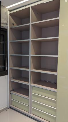 ארון קיר גדול של הרדור