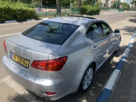 לקסוס IS250 (2008)
