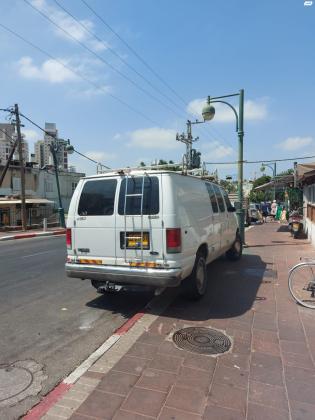 פורד אקונוליין קצר (2003)