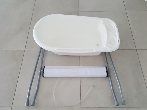 אמבטיה לתינוק+מעמד של שילב במצב