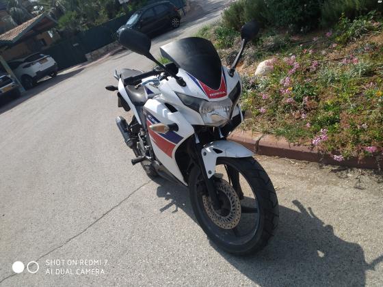 הונדה CBR125R (2014)