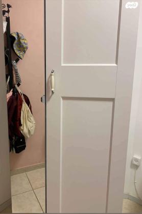 ארון IKEA שתי דלתות