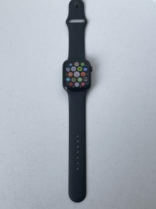 למכירה שעון של חברת אפל