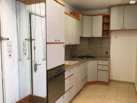 שדרות ירושלים 85 (מרום נווה)