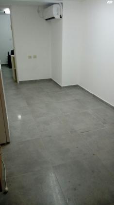 איסר נתנזון 1 (פסגת זאב מזרח)