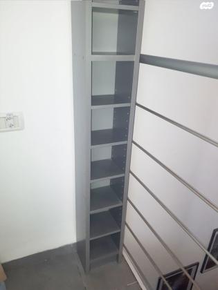 מעמד לדיסקים של איקאה במצב מצויין