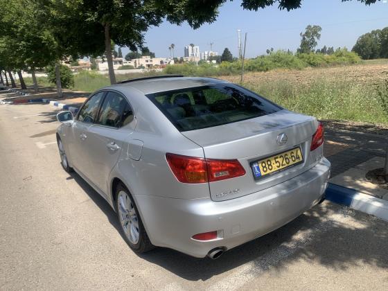 לקסוס IS250 (2008)
