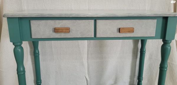 שידת כניסה בצבע טורקיז עמוק