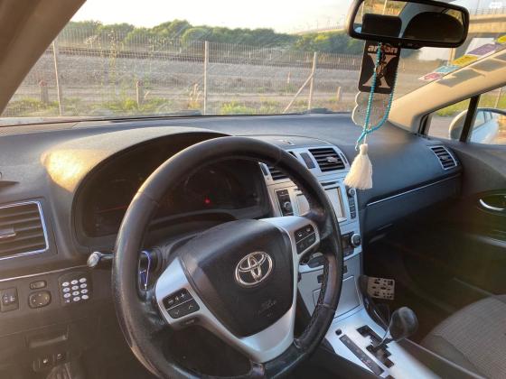 טויוטה אוונסיס (2014)