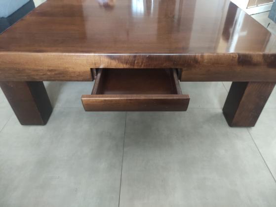 שולחן סלון יד שנייה מעץ מלא