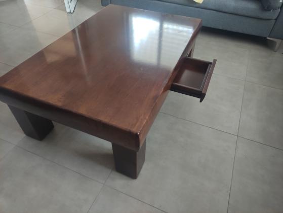 שולחן סלון יד שנייה מעץ מלא