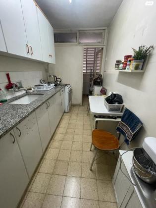 יוסף שפרינצק 36 (אחדות)