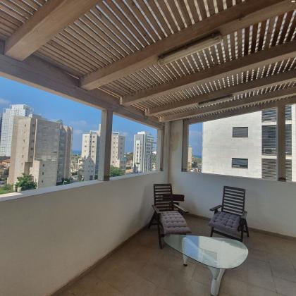 שדרות מנחם בגין 11 (גבעת אולגה)